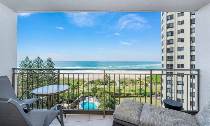 Palm Beach Apartment | Beachfront Beauty - 9th Floor