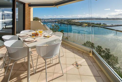 Buddina Apartment | Beachfront Beauty in Buddina