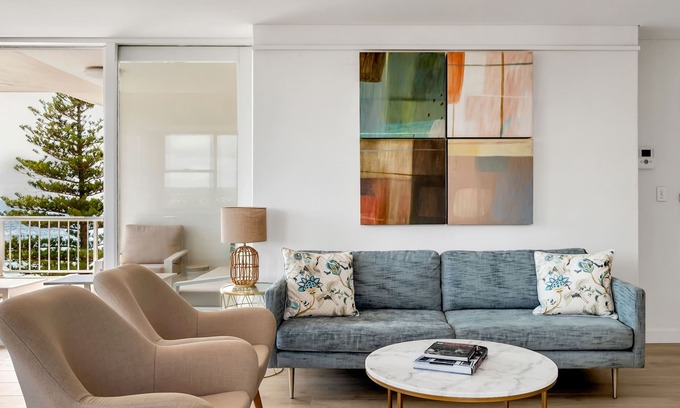 Manly Apartment | Beachfront Beauty with 270° Views Short Level Walk to Manly