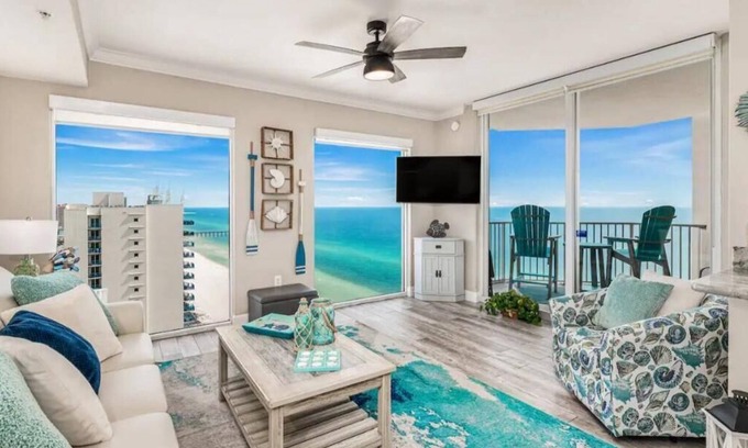 El Centro Beach Condo | Beachfront condo in Panama City Beach! Beautiful Views! Come escape and relax!