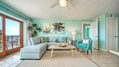 Port Aransas Apartment | Beachfront Complex w 2 Pools Tennis Gulf Views Rise N Beach by AvantStay