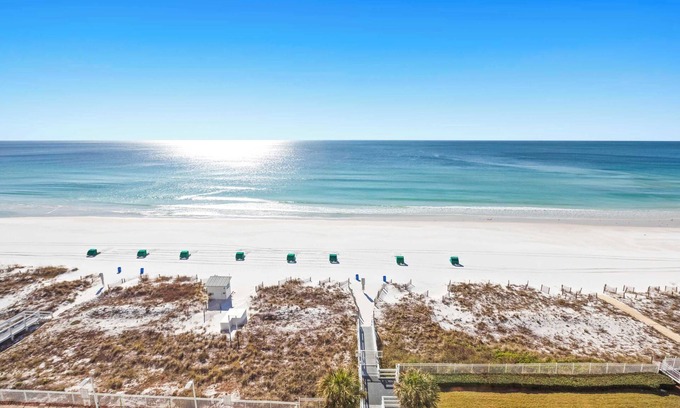 Destin Condo | Beachfront condo! Panoramic views private balcony