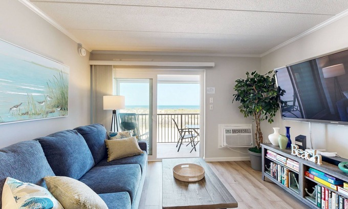 North Ocean City Condo | Beachfront condo with private balcony & amazing views