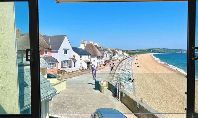 Torcross Cottage | Beachfront Cottage with Sea Views & Coastal Walks