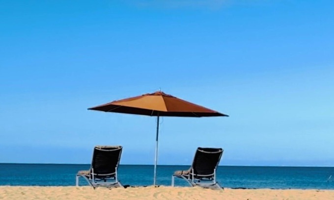 Playa House | Beachfront~Gazebo~Multi Family-Volleyball-BBQ Grill-Perfect for Groups~Retreats!