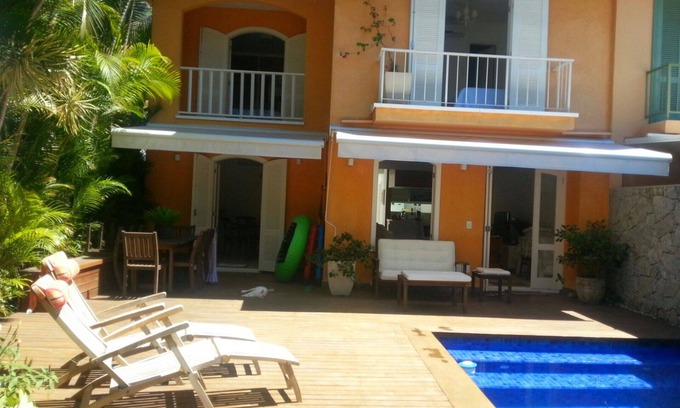 Portogalo House | BEACHFRONT HOUSE WITH 5 SUITES, SWIMMING POOL, CABLE TV AND WIFI.