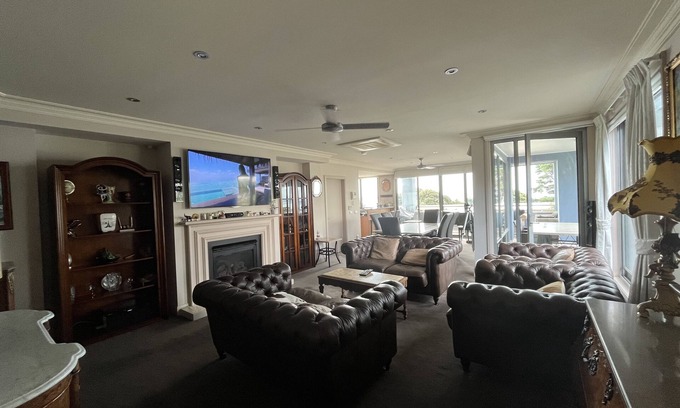 Powlett River Apartment | Beachfront lux The Esplanade Phillip Island