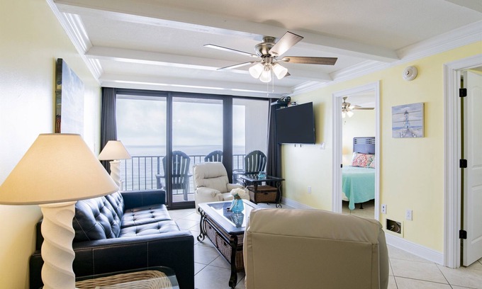 Gulf Shores Condo | Beachfront Private Balcony Walk To The Hangout IWE
