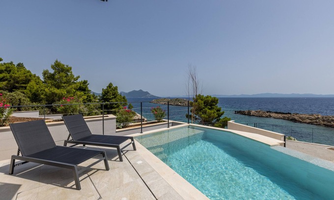 Orebic Villa | Beachfront villa Luce with seaview and pool