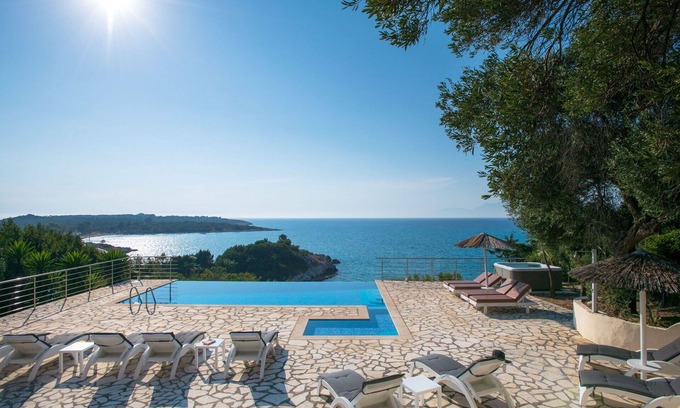 Agios Spyridon Corfu Villa | Beachfront Villa Seasun - Luxury Villa by the Sea in Corfu, Greece