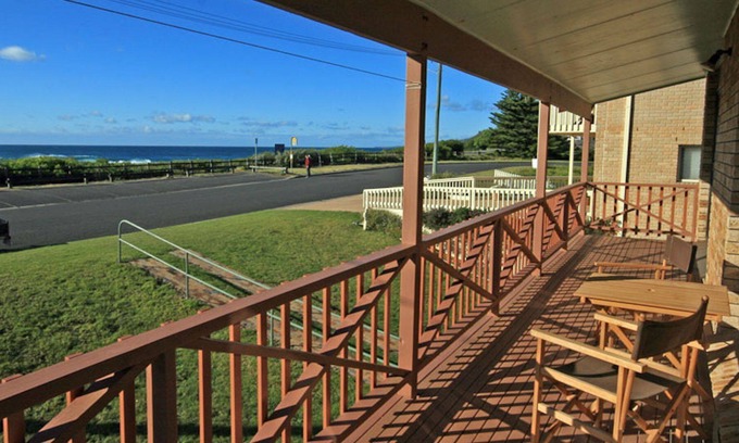 Bermagui House | Beachside - 39 Scenic Drive- Across from the beach,