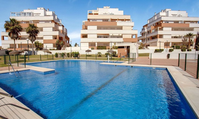 Roquetas de Mar Apartment | Beachside Apartment with Pool