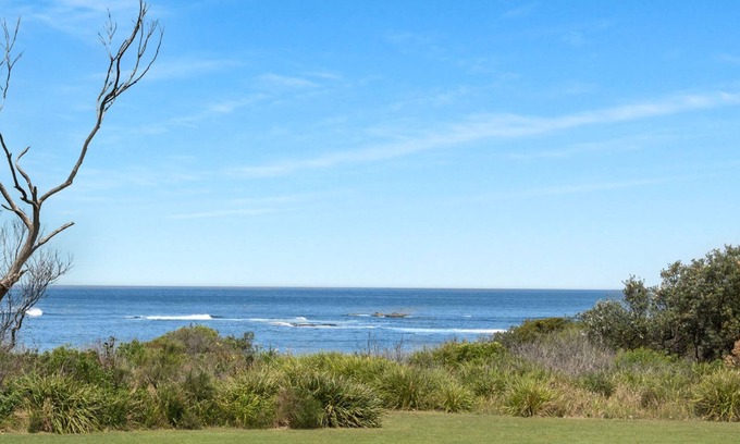 Cudmirrah House | Beachside Cottage - Cudmirrah