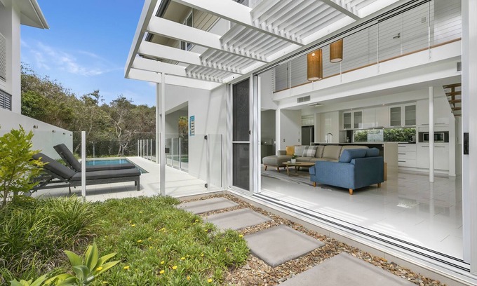 Yaroomba House | Beachside Haven