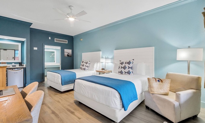 Crystal Beach Hotel | Beachside Inn - Quaint and Comfortable Hotel - Dog Friendly!*