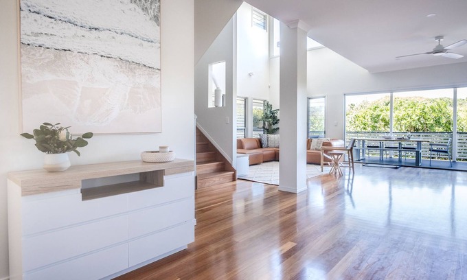 Twin Waters House | Beachside Resort Luxury Living