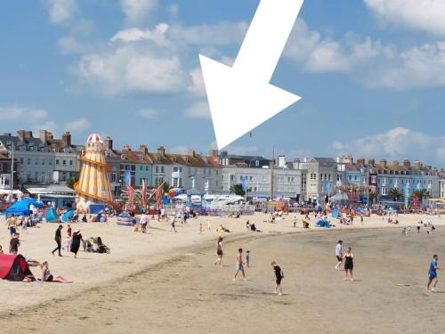 Weymouth Apartment | Beachside View