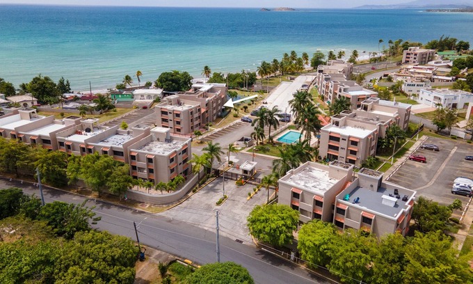 Hucares Apartment | Beachy Vibes, Ocean View with Private Beach Access