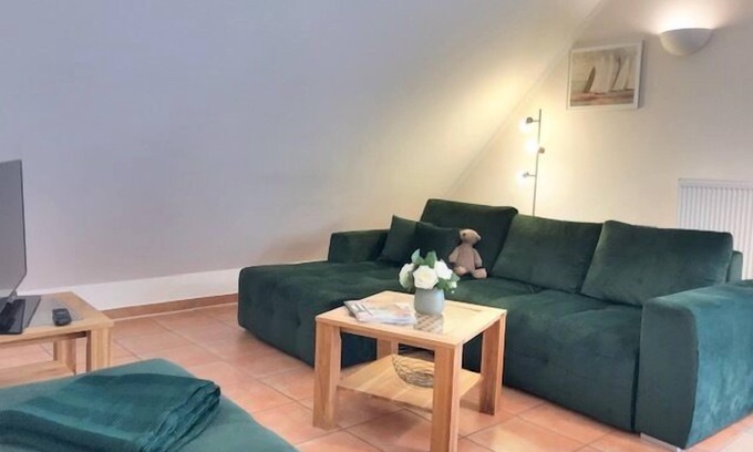 Warnemuende Apartment | Beacon - Atelier am Strom - maisonette apartment, quiet location, 2 - 5 pers.