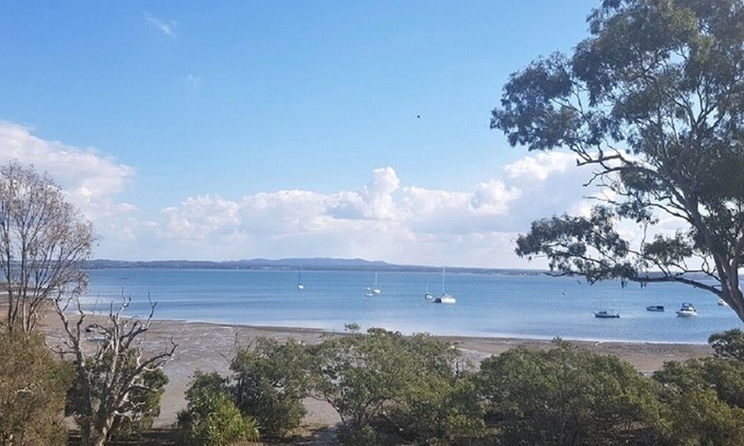 Brisbane Waterfront House | BEACON LIGHT WATERFRONT HOLIDAY HOME