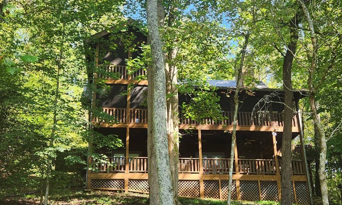 Ellijay Cabin | Bear Creek Crossing - Ellijay, GA