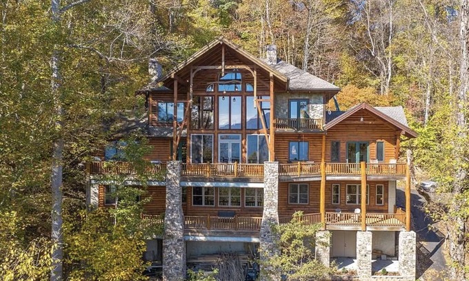 Waynesville House | Bear Vista Trail | 4 - Story Mountain Estate | Hot Tub, Game Room, Theatre