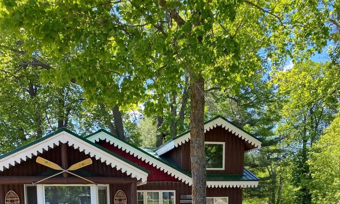 Whipholt Cabin | Bears Den cabin- within walking distance and access of Leech Lake