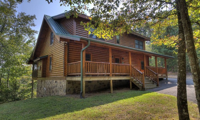 Gatlinburg - Pigeon Forge House | Bears Up There - A Perfect Getaway for 2