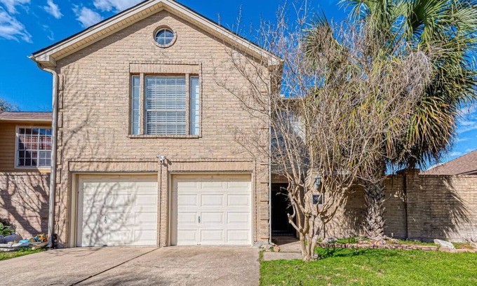 Barker House | Beat the Heat in Katy Tx - Arcade Room & Pool