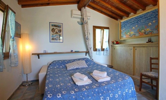 Castiglione della Pescaia House | Beautiful private villa with hot tub, A/C, TV, veranda, pets allowed, panoramic view and parking