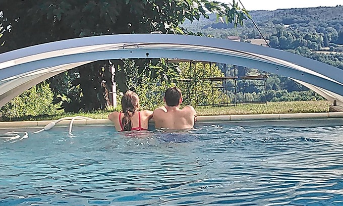 Bigaroque House | Beautiful stone house with view of the Dordogne and swimming pool