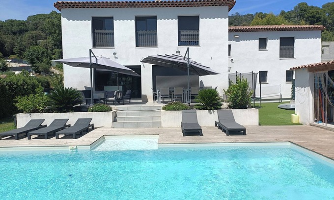 Saint-Jean Villa | Beautiful new villa of 220m2 10min from the beaches