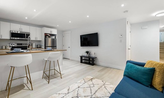 Moncton Apartment | Beautiful 1 bedroom apartment - private entrance