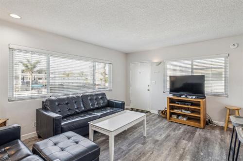 Carpinteria Apartment | Beautiful 2 Bed Beach Condo #201