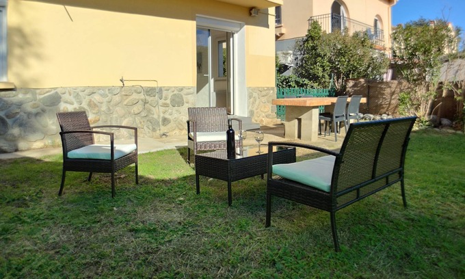 Le Boulou Apartment | Beautiful 2-bedroom apt with garden, close to city