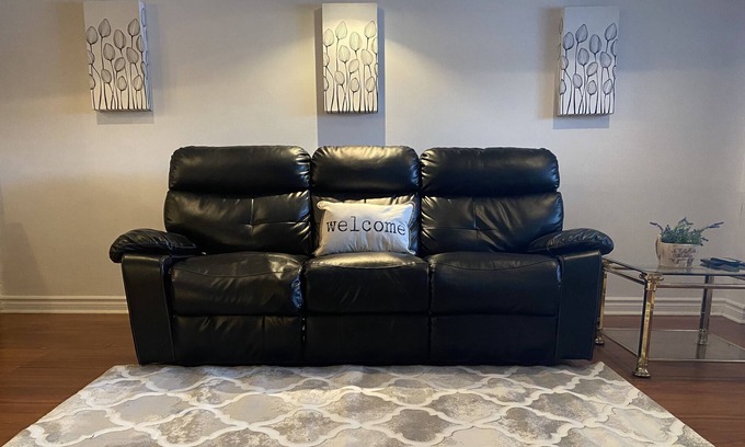 Laval Apartment | Beautiful 2 beds/1bath - 2 mins from Montreal - apartment in the heart of laval!