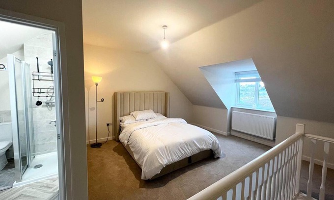 Bradford House | Beautiful 3-bed House in Bradford