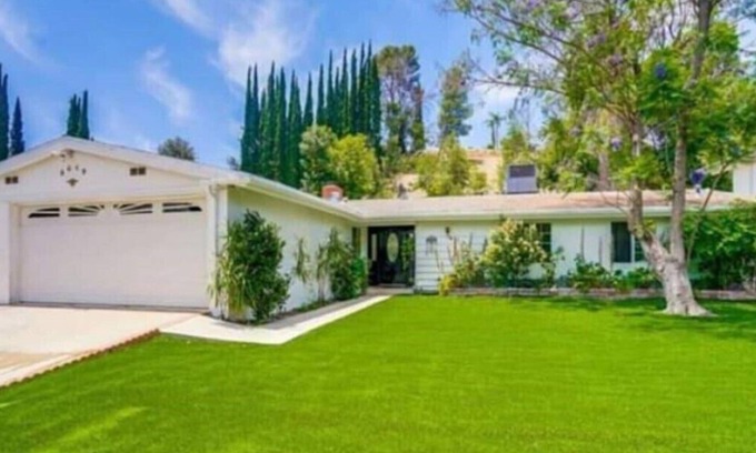 Woodland Hills House | Beautiful 3 Bedroom 2 Bathroom + Pool Home