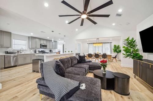Westbury House | Beautiful 3BD 2BATH Comfortable Home In Houston