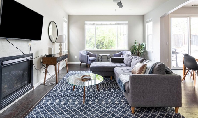 San Ramon House | Beautiful 4BR House in San Ramon w/ Office