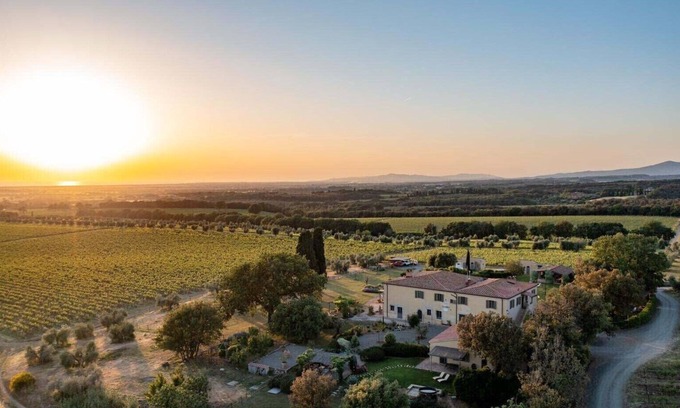 Bolgheri Villa | BEAUTIFUL 5BD-5BA VILLA W/USE OF POOL AND BEAUTIFUL VIEWS IN TUSCANY-BOLGHERI