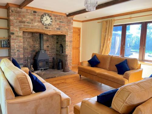 Kirkpatrick Fleming House | Beautiful 5BR House near Gretna Green with Garden Pass the Keys