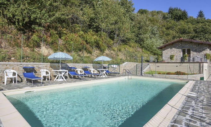 Villa Collemandina Villa | Beautiful apartment in villa for 3 people with WIFI, pool, terrace and pets allowed