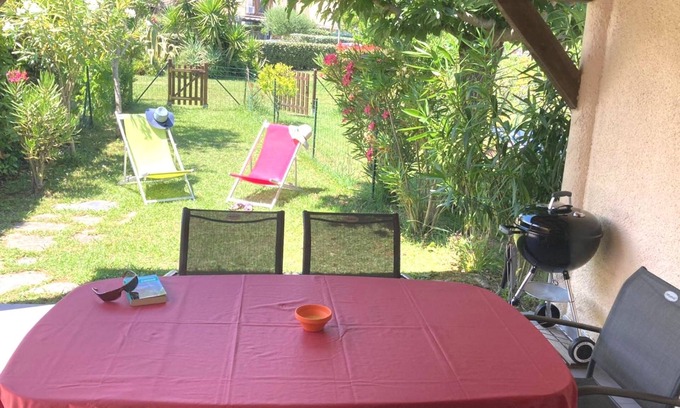 Poggio-Mezzana Villa | Beautiful air-conditioned vacation villa with garden, and the beach at the end of your flip-flops!