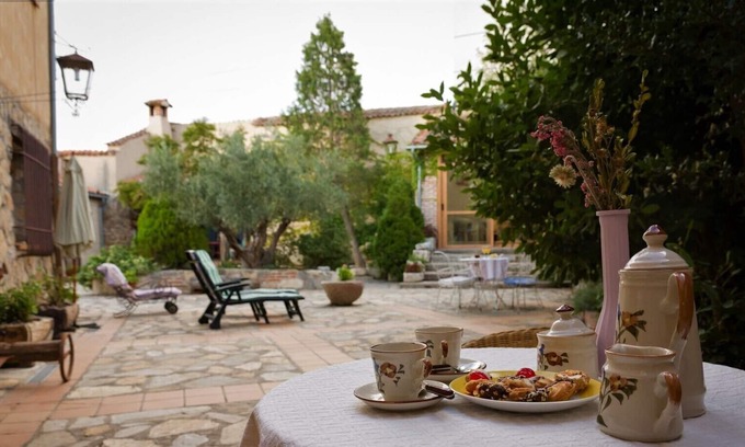 Otero de Herreros Cottage | Beautiful and charming country house with patio