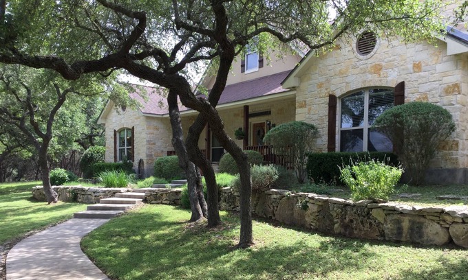 Bulverde House | Beautiful and Private Hill Country Home with Great View on 4 lovely acres!