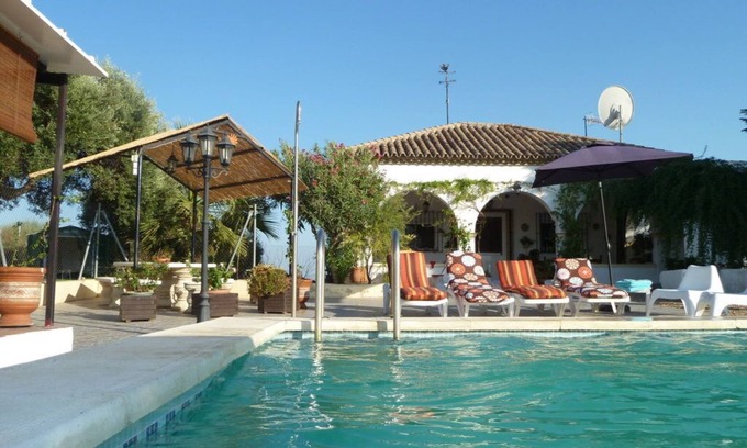 Marchena Villa | Beautiful Andalusian style villa with private pool sleeps upto 12 people