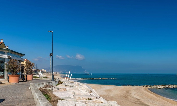 Villa Musone Apartment | Beautiful apartment for 4 guests with WIFI, TV, terrace and panoramic view