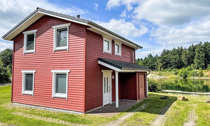 Hechthausen House | Beautiful apartment in villa for 8 guests with WIFI, pool, TV, terrace and pets allowed