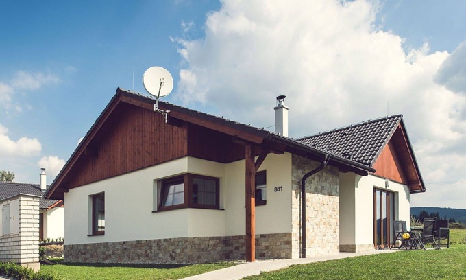 Lipno nad Vltavou House | Beautiful apartment in villa for 6 guests with WIFI, TV, terrace and pets allowed